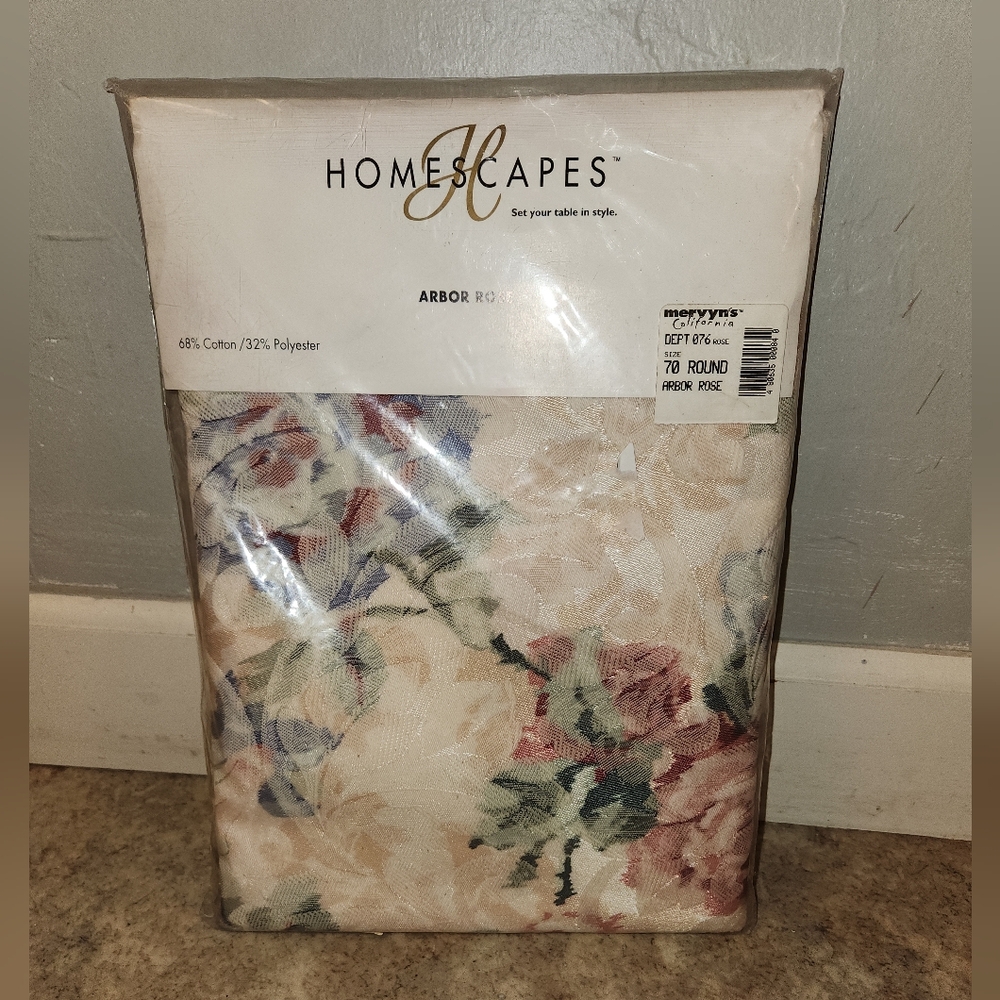 Vintage 1980s 1990s Round Pink & Ivory White Floral Tablecloth NOS By Homescapes